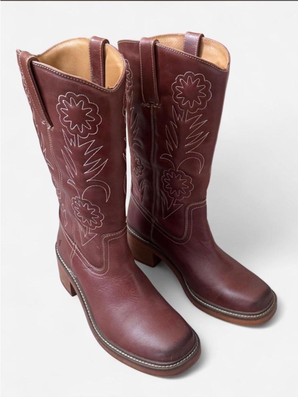 NWOT FRYE Kate Deco Stitch in Auburn